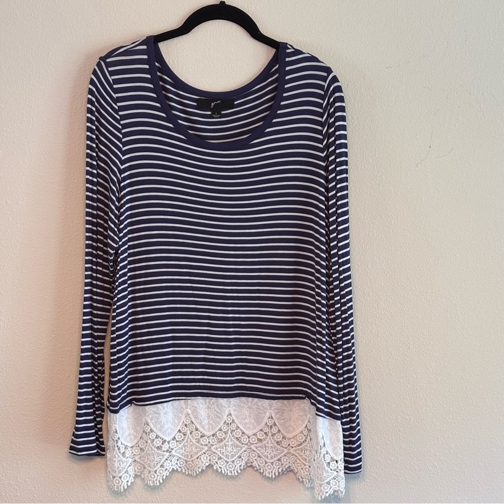 GNW Women's Striped Navy and White Lace Hem Top SZ Large Long Sleeve